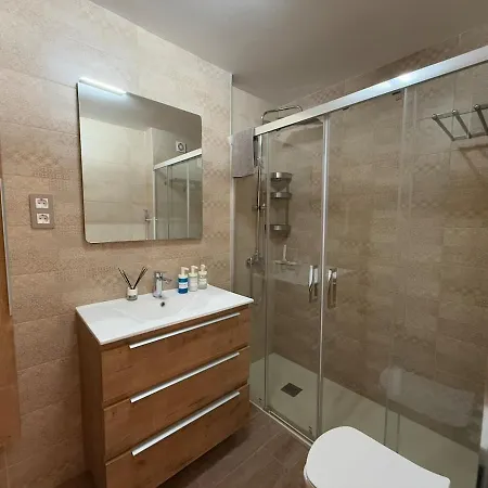 Modern & Sunny Apartment *