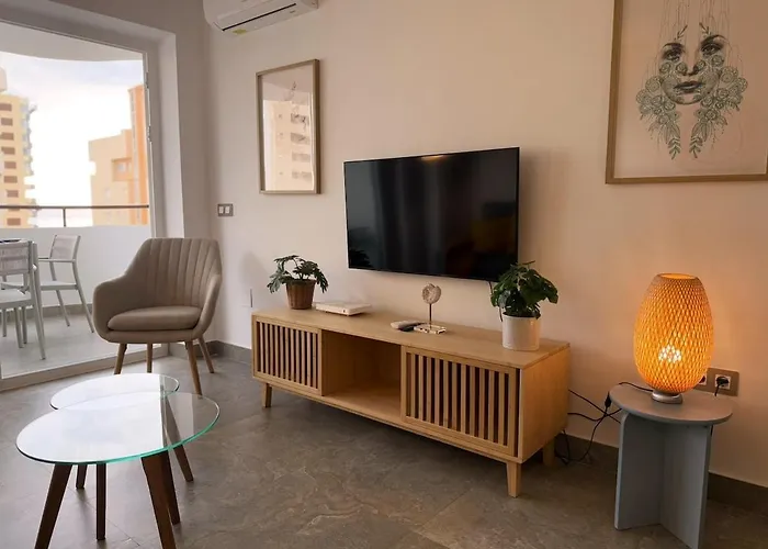 Modern & Sunny * פואנגירולה