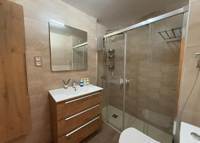 Modern & Sunny דירה *