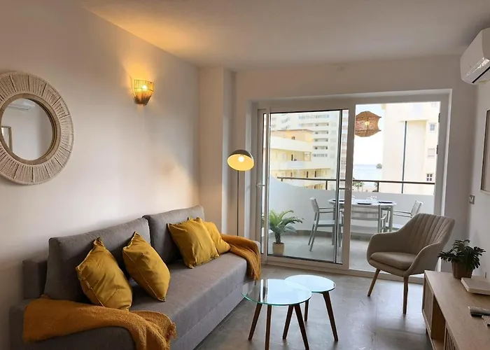 Modern & Sunny דירה פואנגירולה