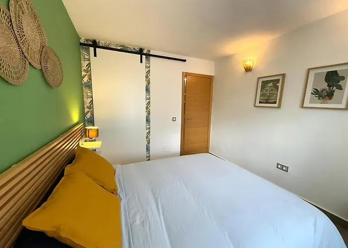 Modern & Sunny פואנגירולה